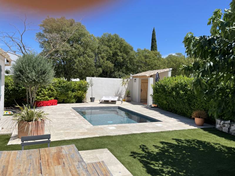 constructeur de piscine en béton sur mesure à Aix en Provence