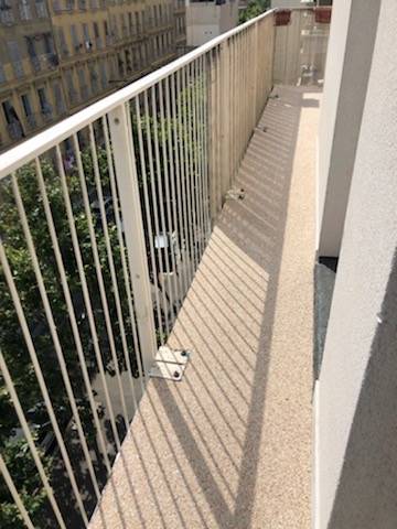 Reprise d’étanchéités et application d’une résine décor stone sur Marseille