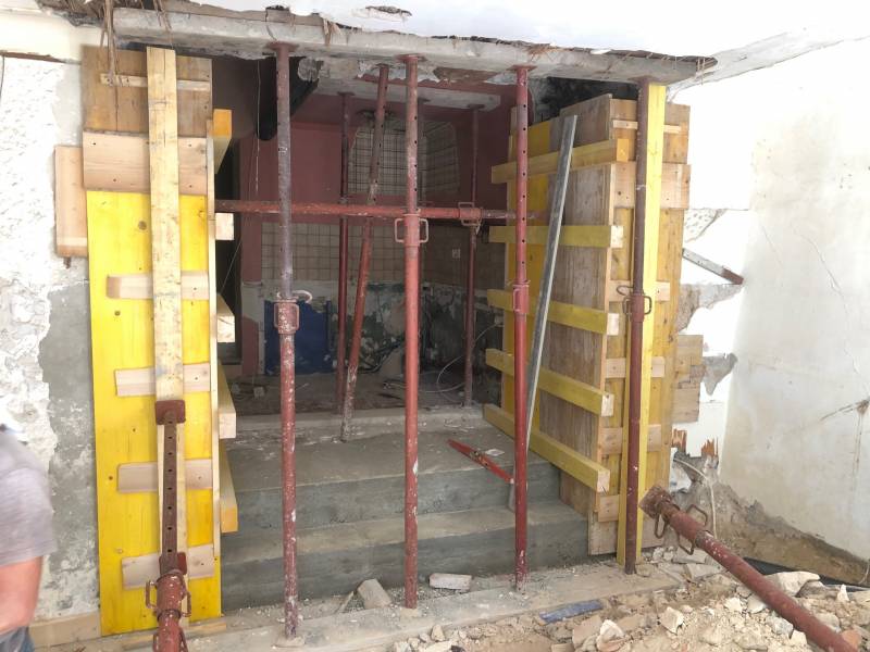 Agrandissement d’un couloir a travers deux murs porteurs près de Salon De Provence